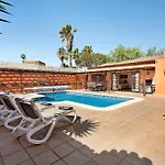 Vila Esselle *